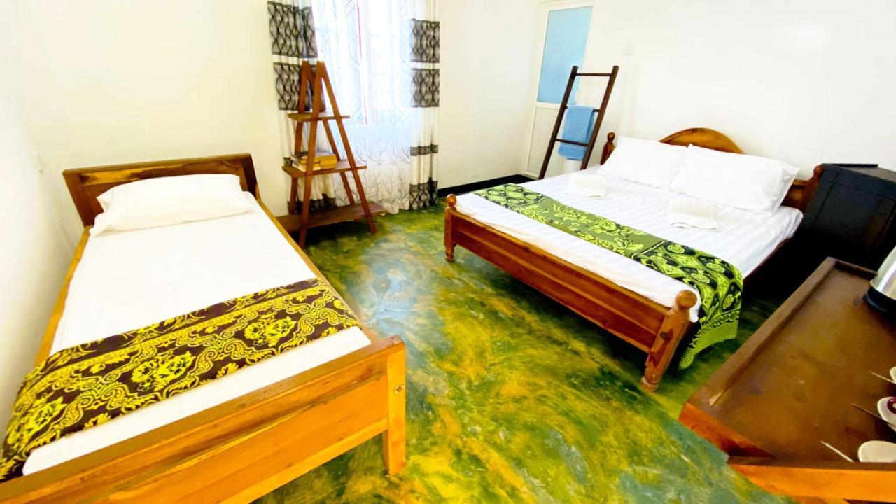Madiha Surf House Lanka Hotell Matara Exteriör bild