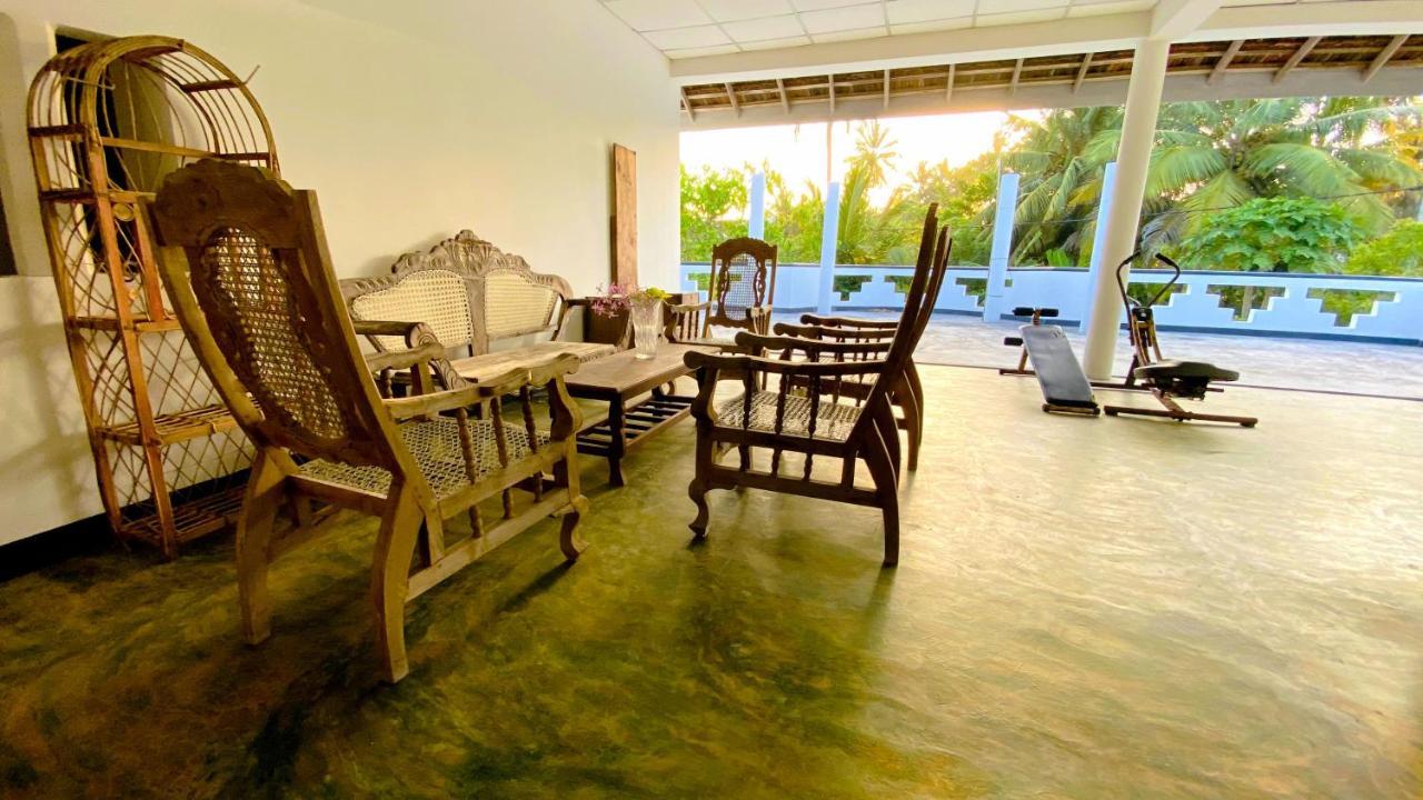 Madiha Surf House Lanka Hotell Matara Exteriör bild