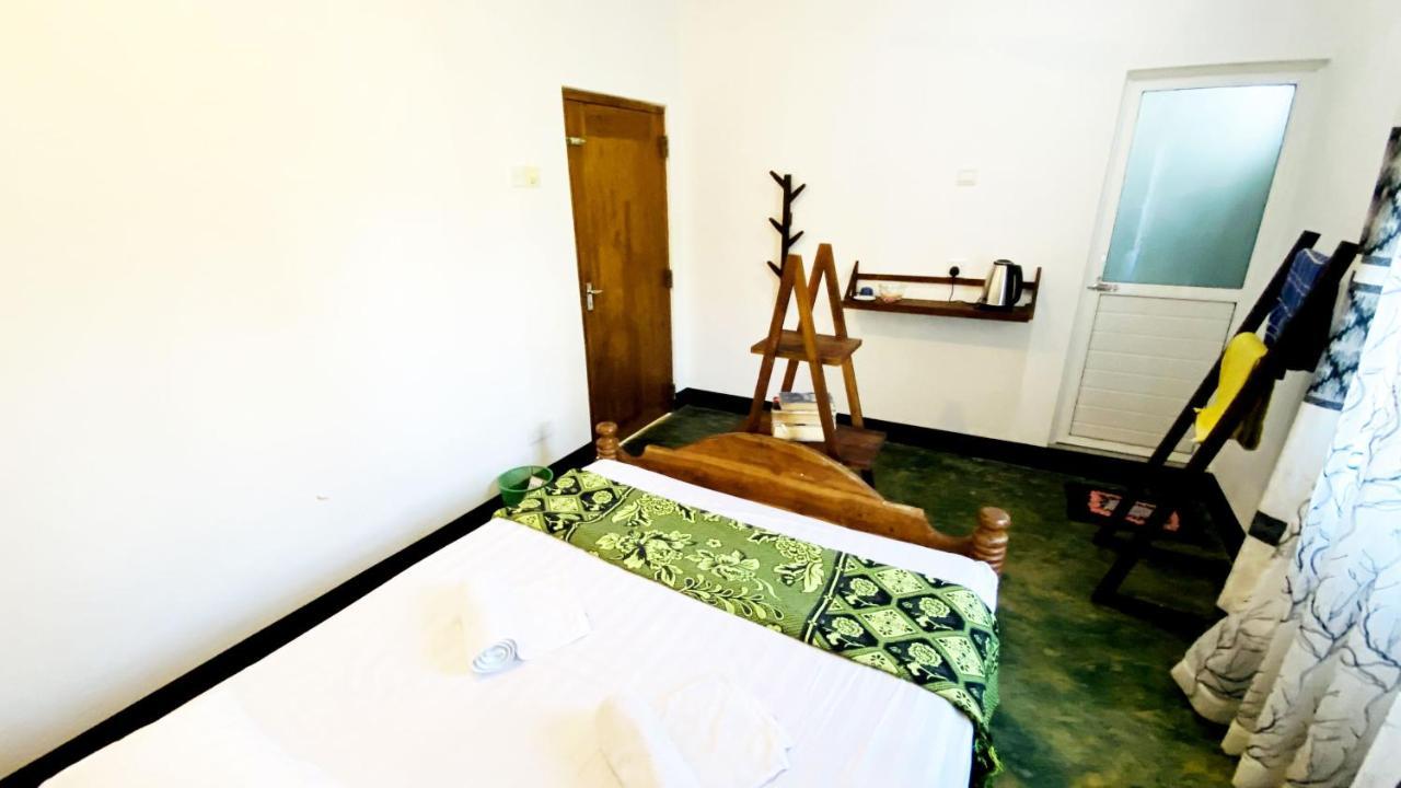 Madiha Surf House Lanka Hotell Matara Exteriör bild