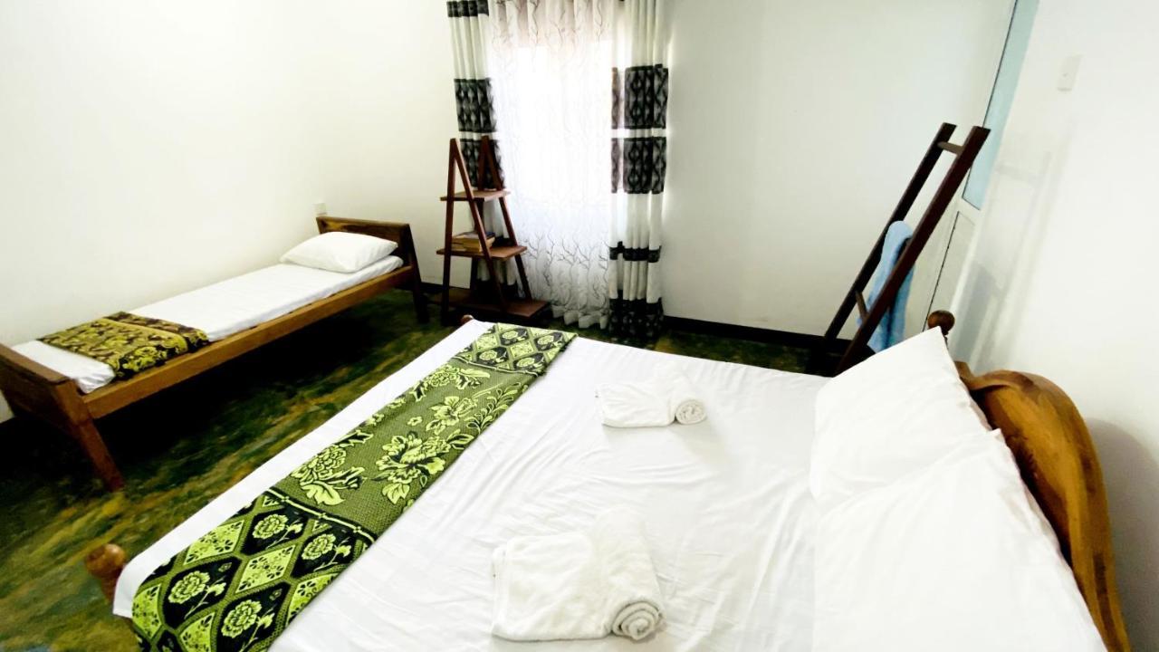 Madiha Surf House Lanka Hotell Matara Exteriör bild