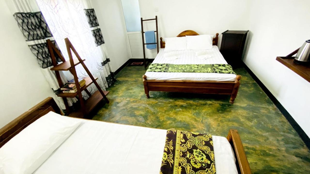 Madiha Surf House Lanka Hotell Matara Exteriör bild