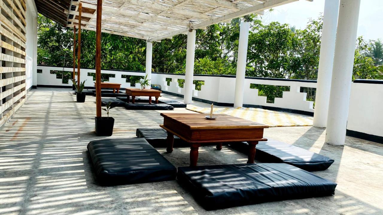 Madiha Surf House Lanka Hotell Matara Exteriör bild