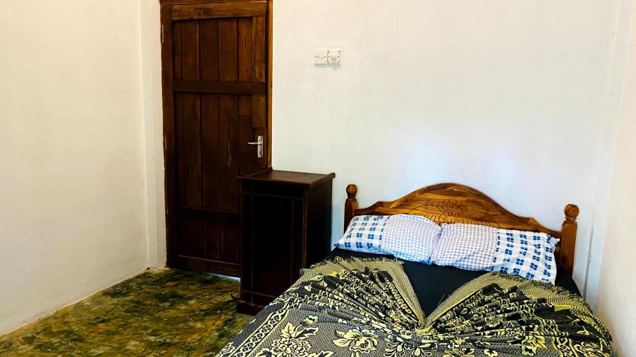 Madiha Surf House Lanka Hotell Matara Exteriör bild