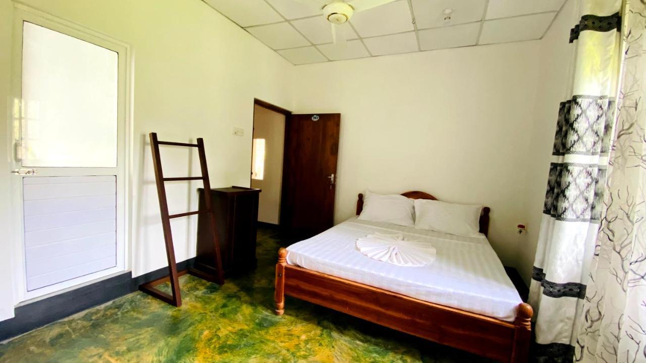 Madiha Surf House Lanka Hotell Matara Exteriör bild