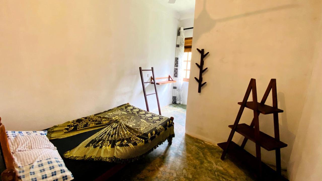 Madiha Surf House Lanka Hotell Matara Exteriör bild
