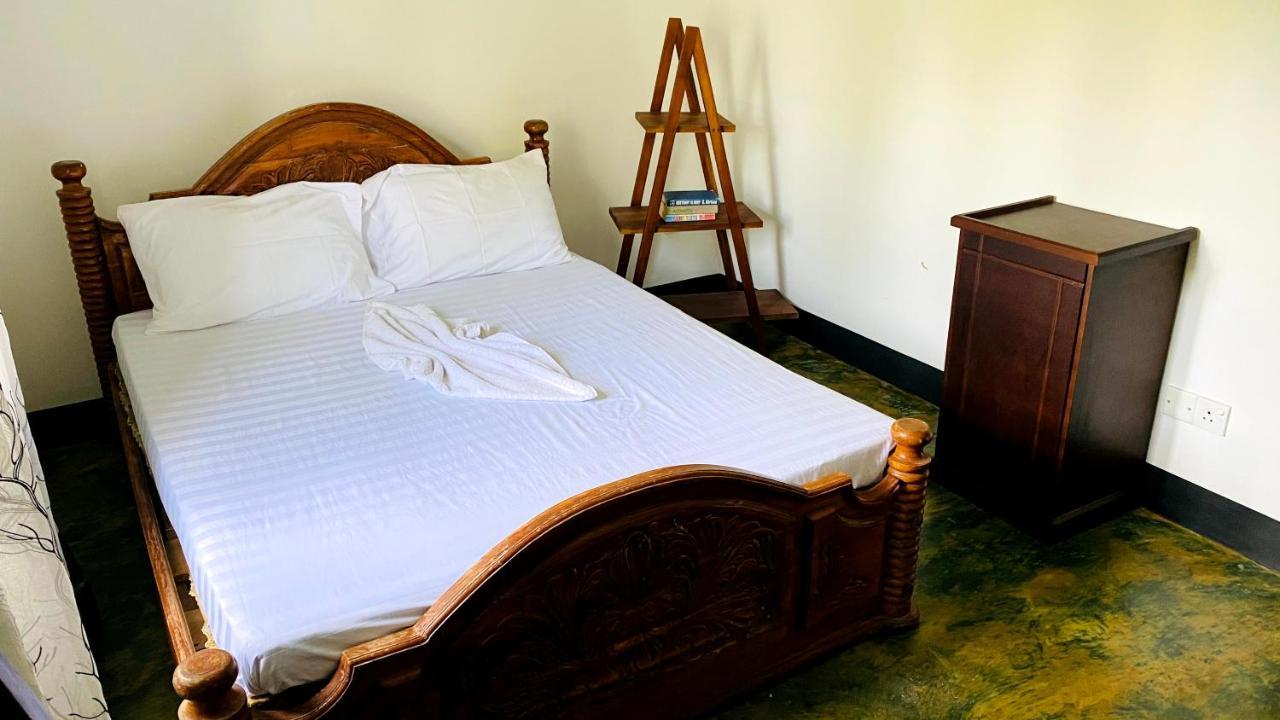 Madiha Surf House Lanka Hotell Matara Exteriör bild