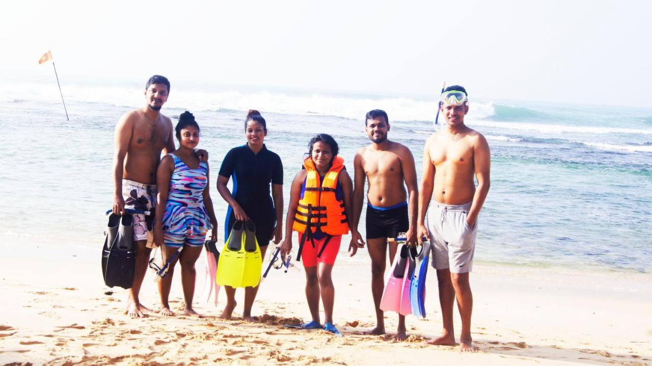 Madiha Surf House Lanka Hotell Matara Exteriör bild